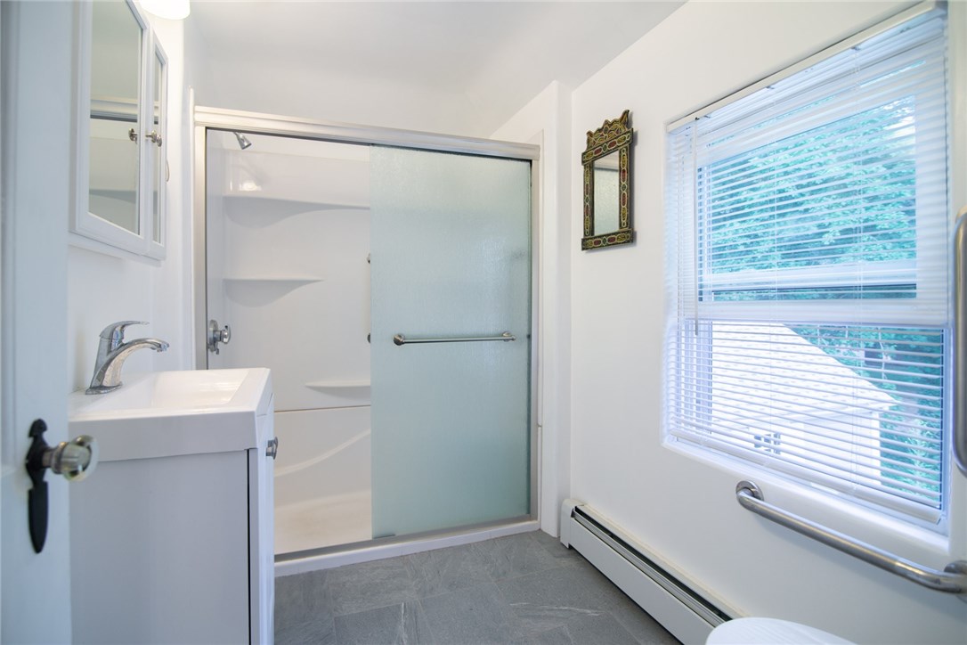 33 Sylvan Road East Providence, RI 02916 - Photo 15 of 40 Gallery Image 15
