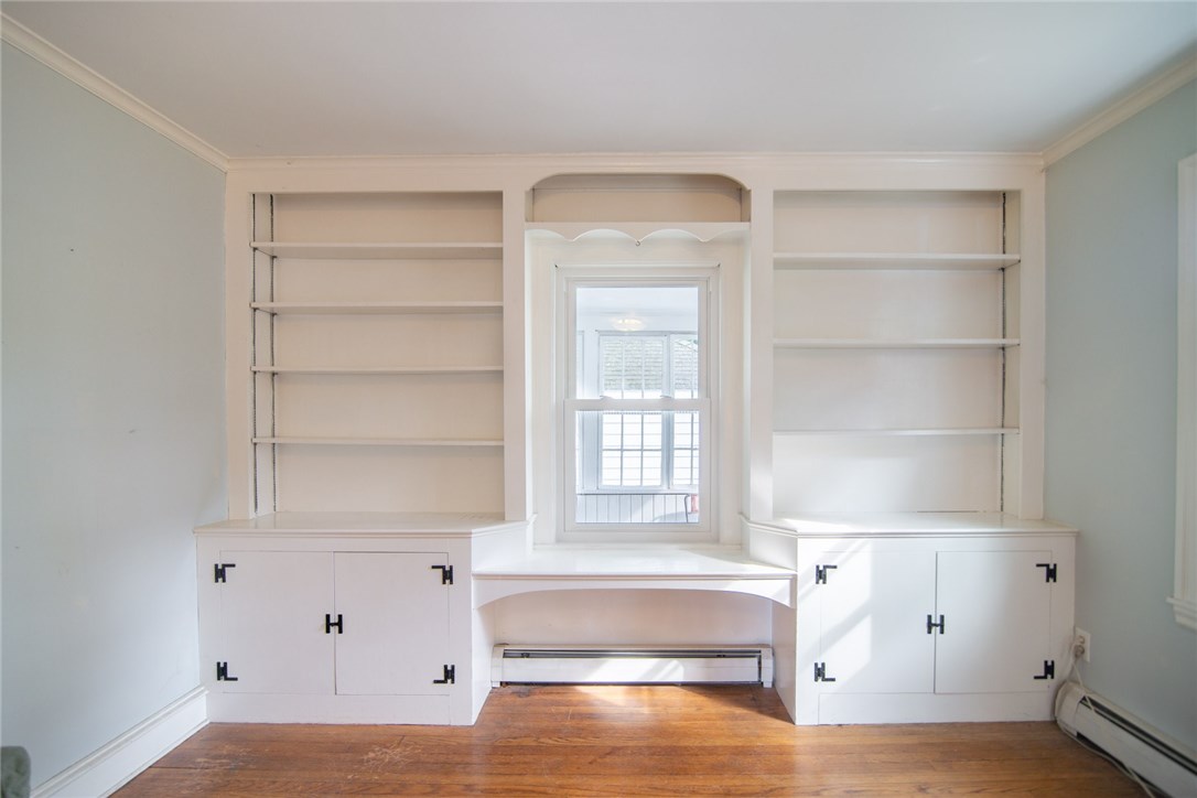 33 Sylvan Road East Providence, RI 02916 - Photo 5 of 40 Gallery Image 5