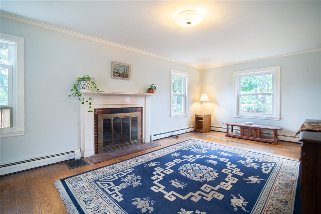 33 Sylvan Road East Providence, RI 02916 - Photo 6 of 40 Gallery Image 6