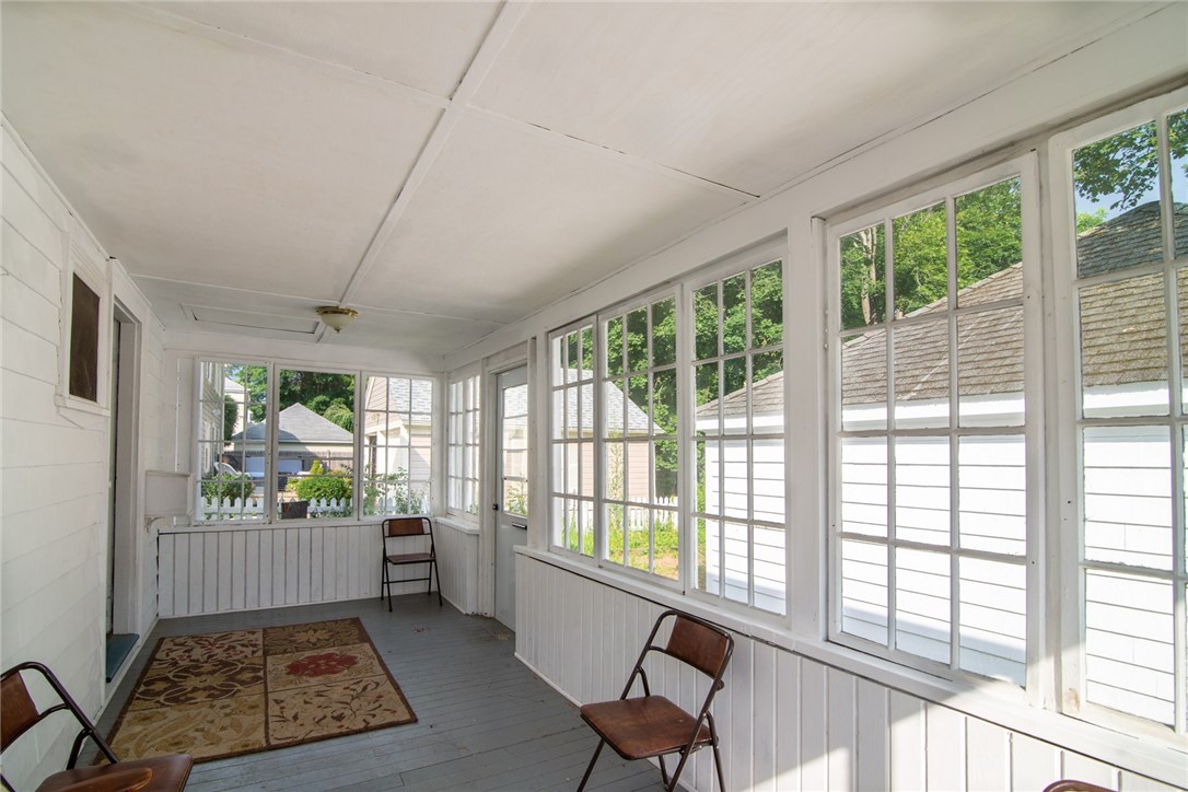 33 Sylvan Road East Providence, RI 02916 - Photo 7 of 40 Gallery Image 7