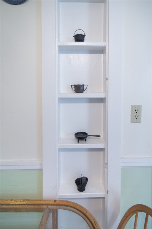 33 Sylvan Road East Providence, RI 02916 - Photo 9 of 40 Gallery Image 9