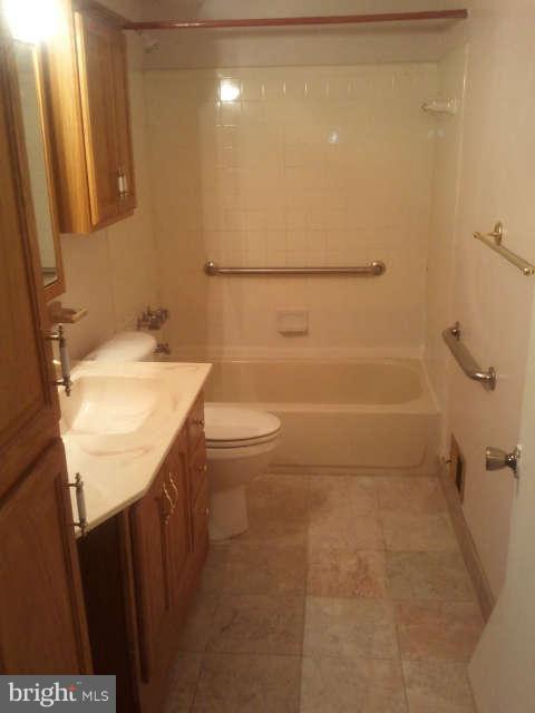 8975 Footed Ridge Columbia, MD 21045 - Photo 3 of 11 Bath