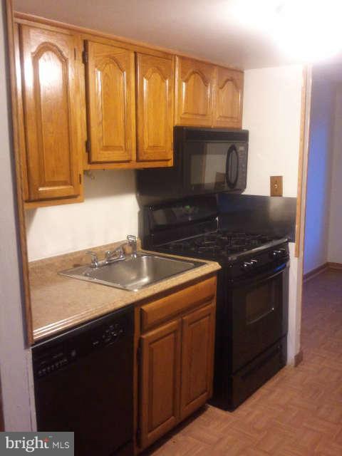 8975 Footed Ridge Columbia, MD 21045 - Photo 8 of 11 Kitchen