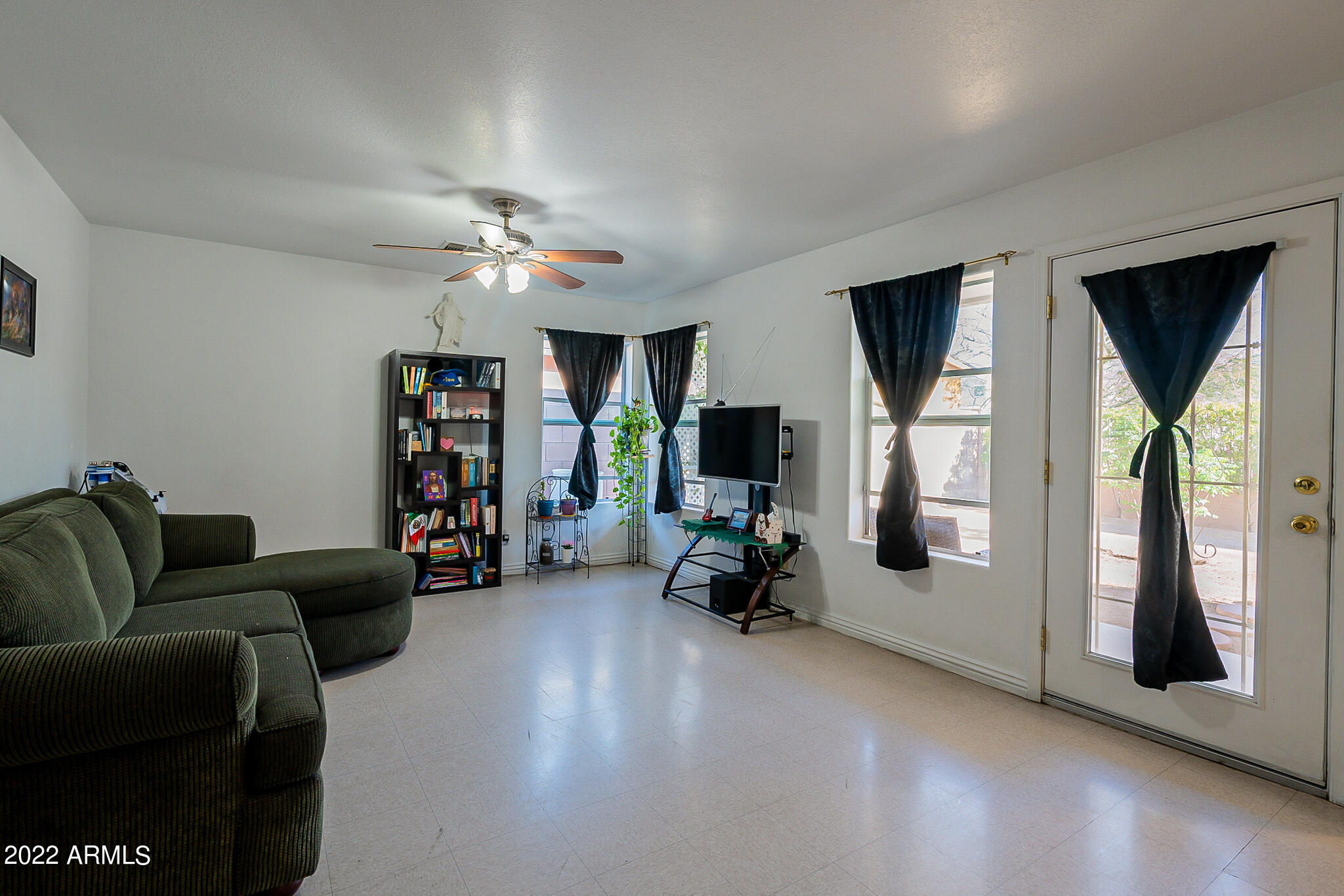 1239 East Fremont Road Phoenix, AZ 85042 - Photo 3 of 11 Fremont-6