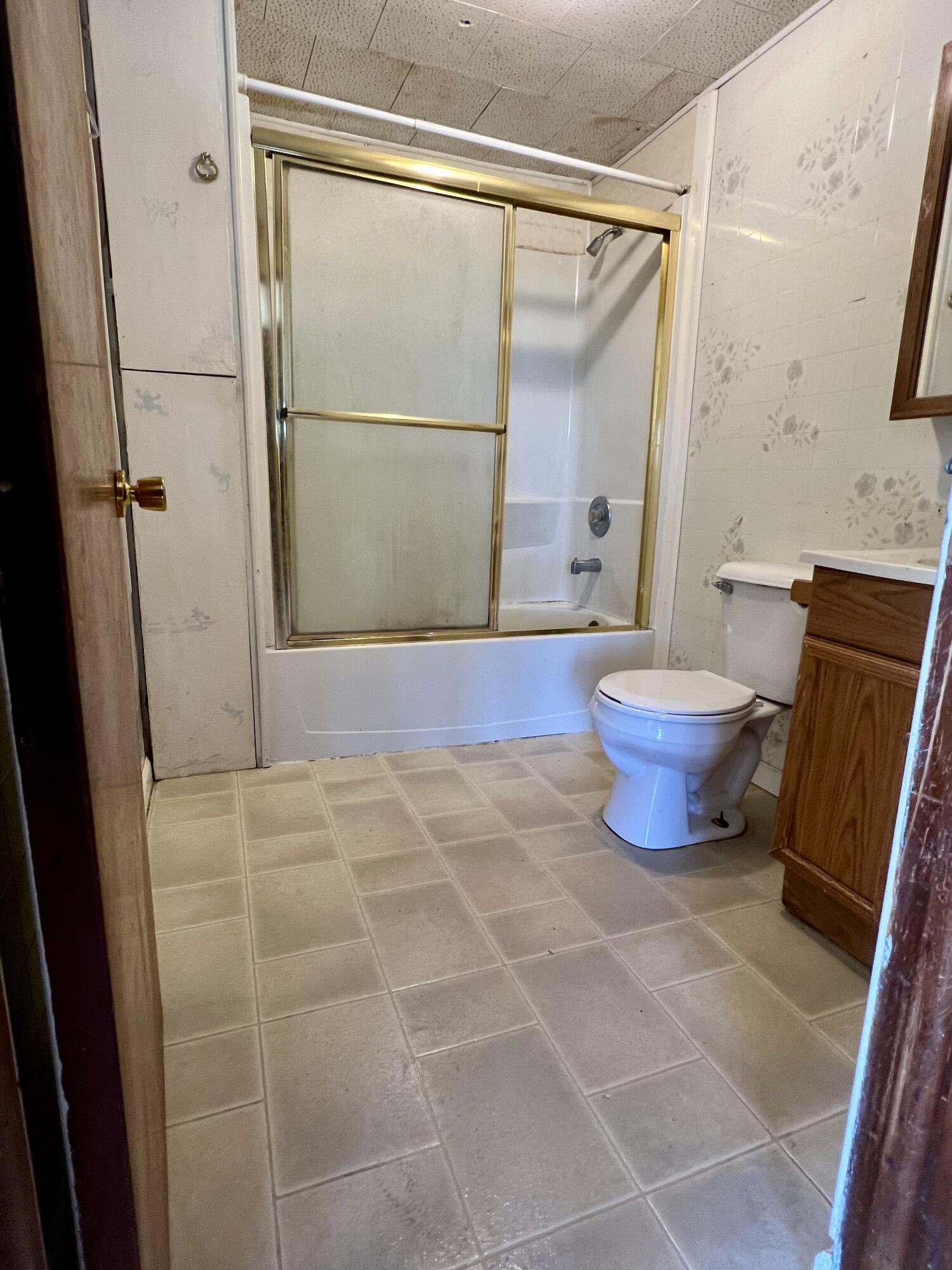 8304 Liable Road Highland, IN 46322 - Photo 13 of 23 1500x2000