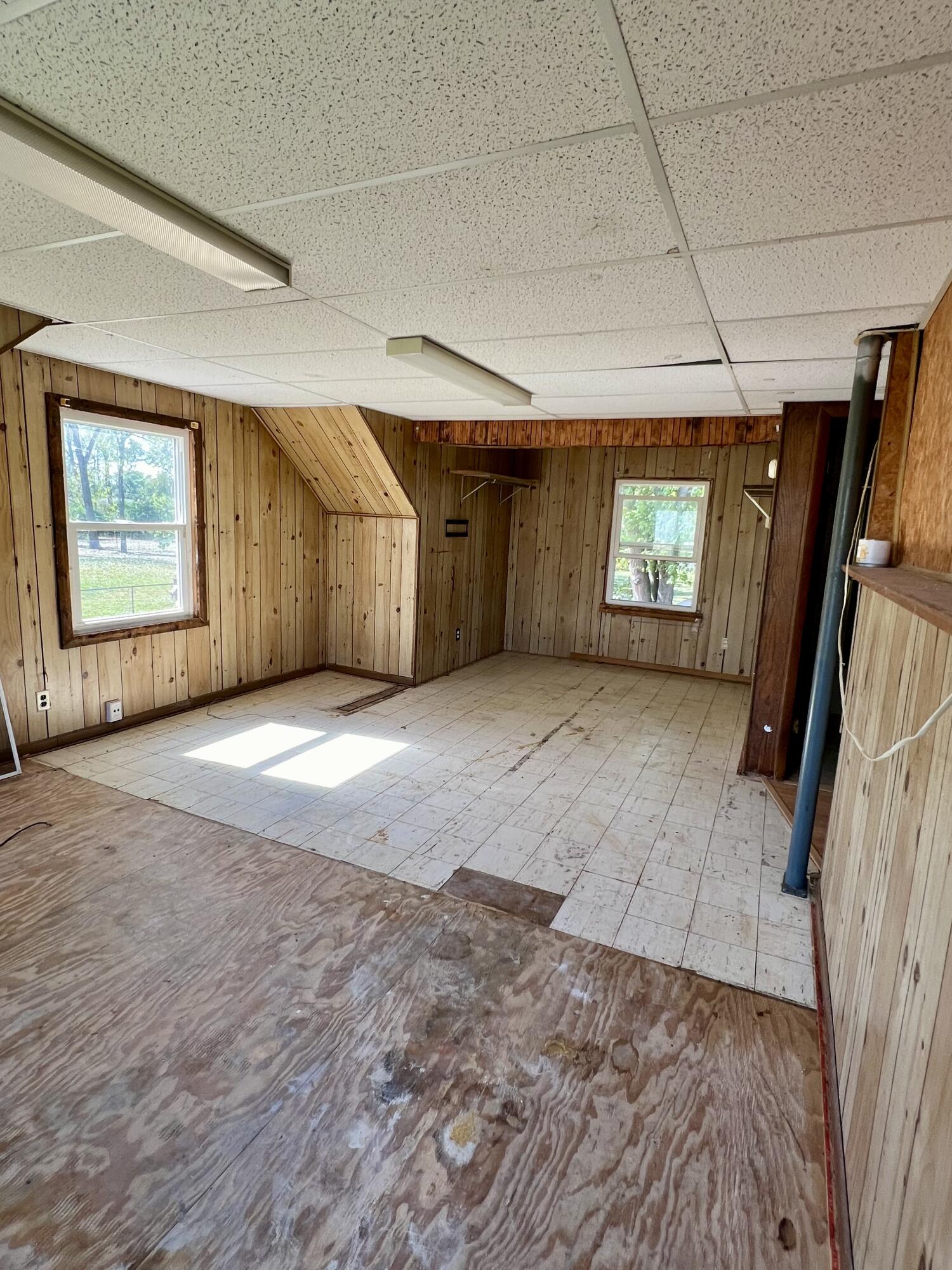 8304 Liable Road Highland, IN 46322 - Photo 14 of 23 1500x2000