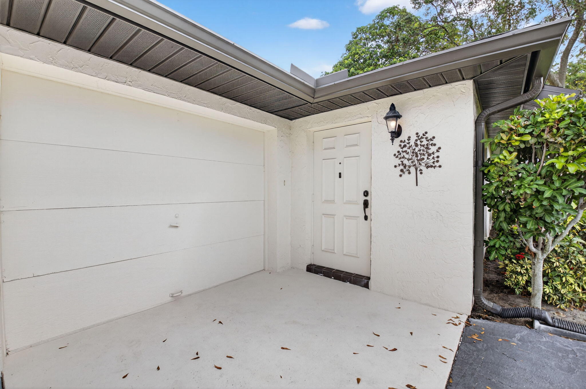 4972 Dovewood Road, Unit B Boynton Beach, FL 33436 - Photo 5 of 47 a view of small space