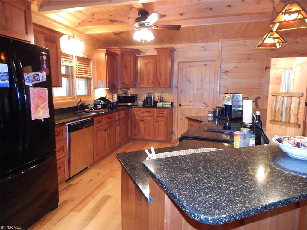 639 Martin Byrd Road Elkin, NC 28621 - Photo 9 of 30 Gallery Image 9