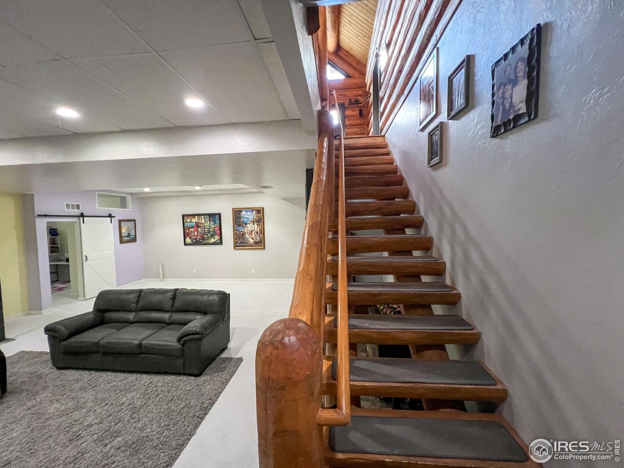 27667 Buckhorn Road Bellvue, CO 80512 - Photo 14 of 40 a view of entryway and hall