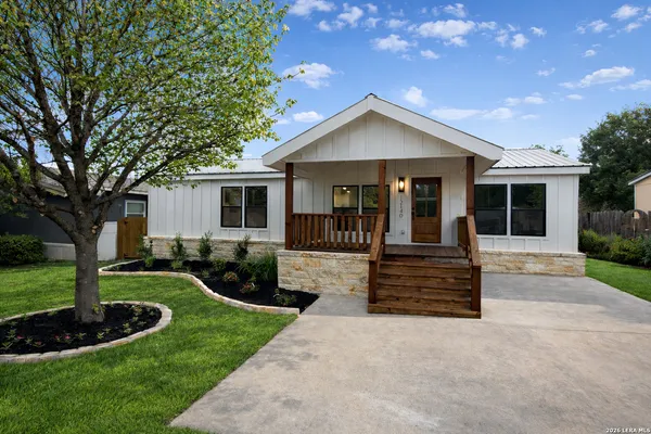 $259,900 | 12140 Edelweiss Drive, LaCoste, TX 78039