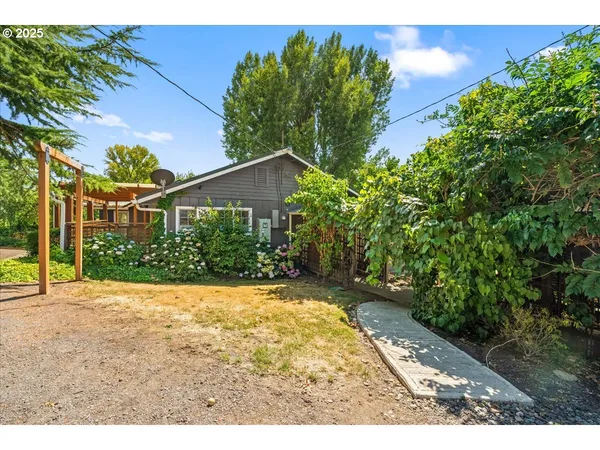 $949,000 | 16780 Southwest Muddy Valley Road, McMinnville, OR 97128