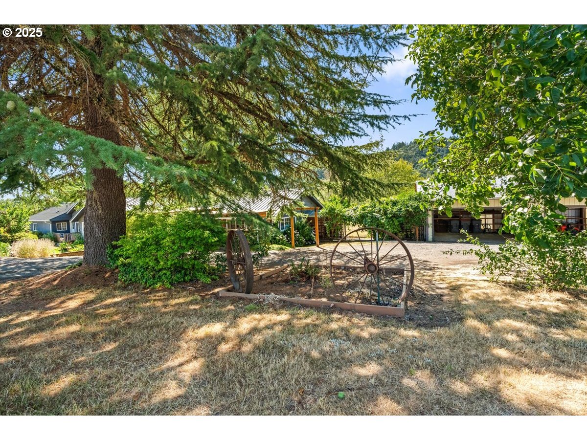 16780 Southwest Muddy Valley Road McMinnville, OR 97128 - Photo 32 of 42