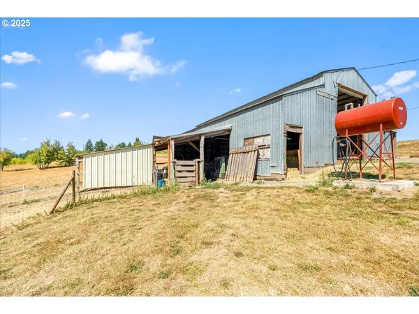 $949,000 | 16780 Southwest Muddy Valley Road, McMinnville, OR 97128