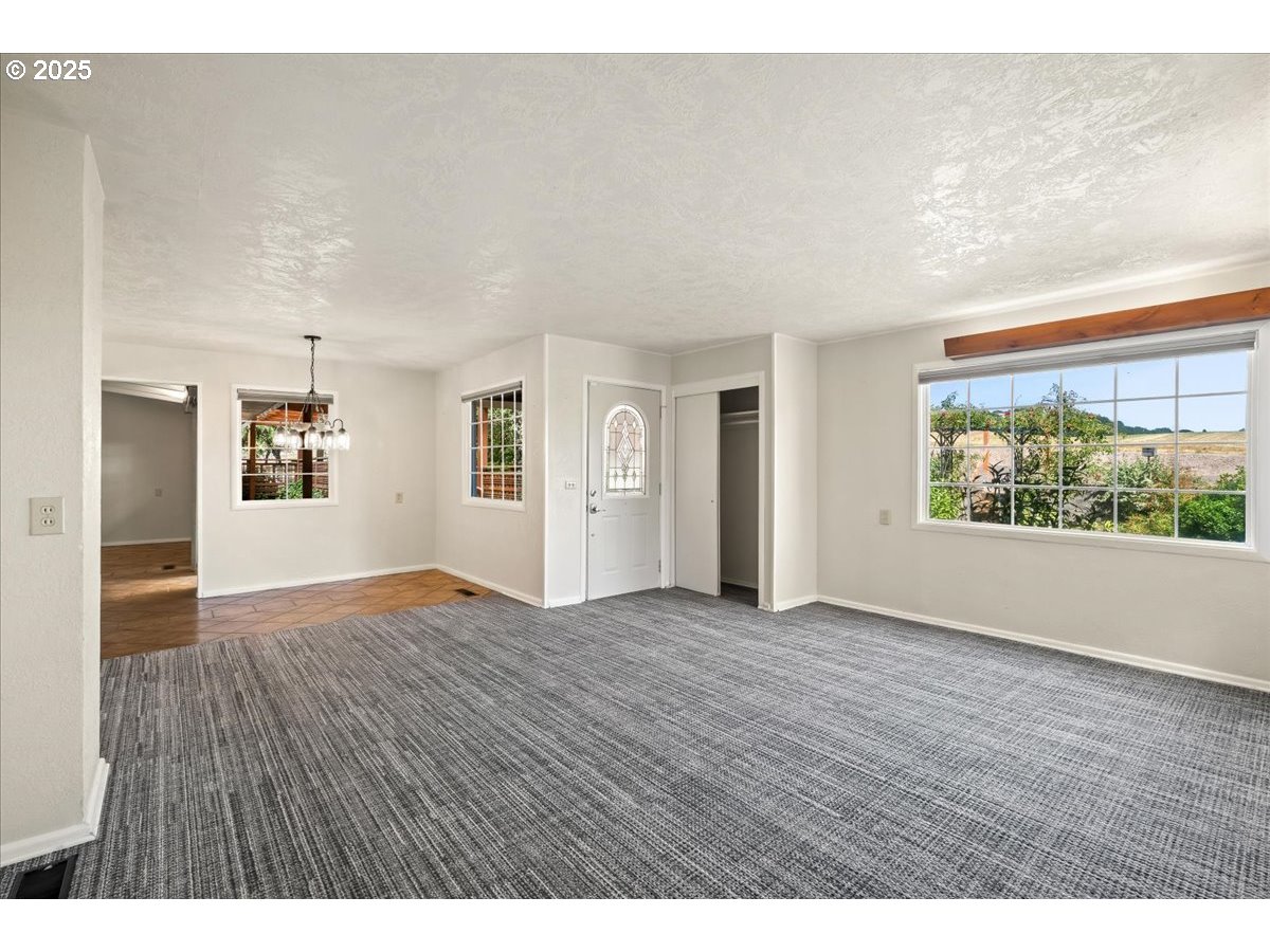 16780 Southwest Muddy Valley Road McMinnville, OR 97128 - Photo 6 of 42