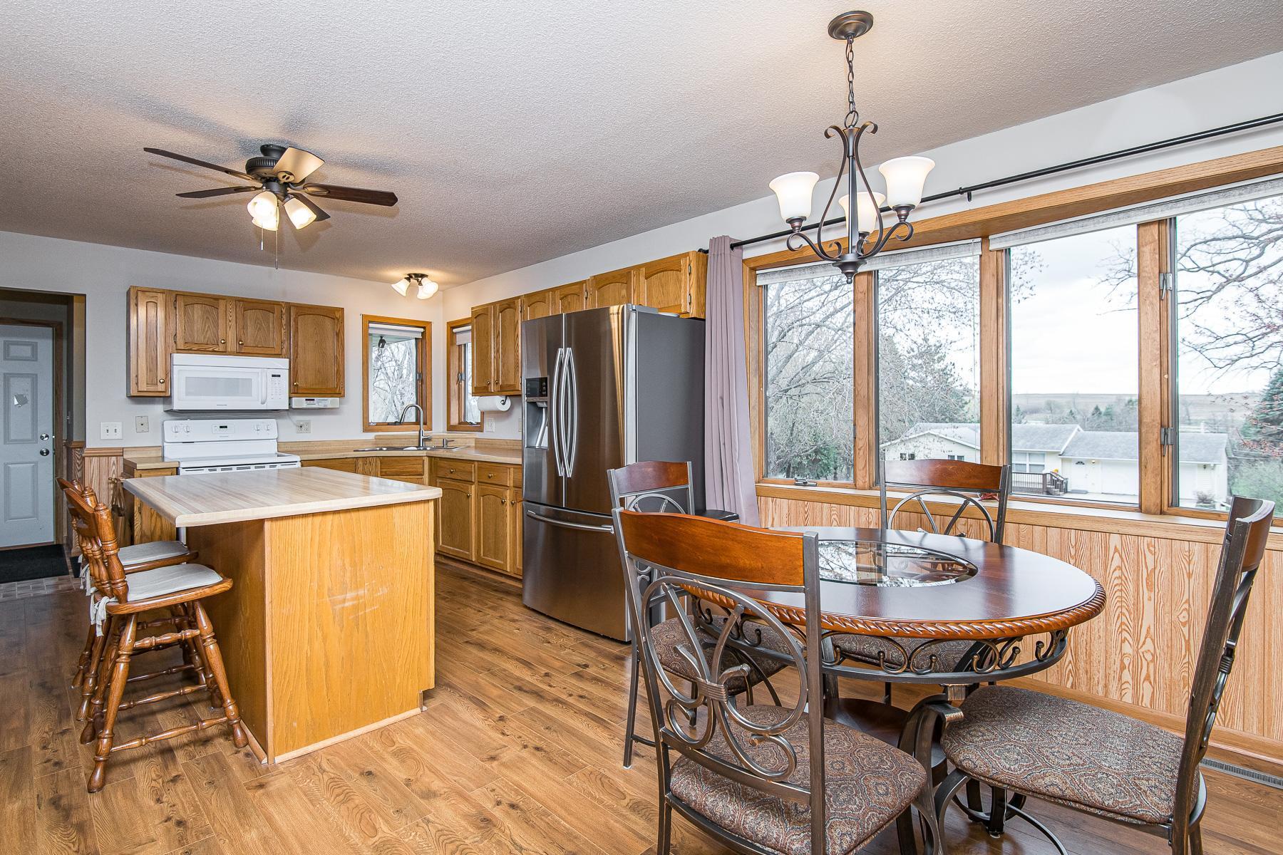 4239 Maple Street Southeast Rochester, MN 55904 - Photo 6 of 41