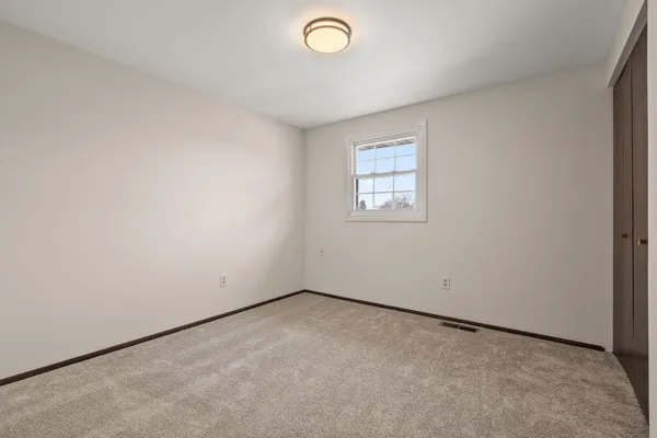 $415,000 | 947 Iroquois Drive, Crown Point, IN 46307