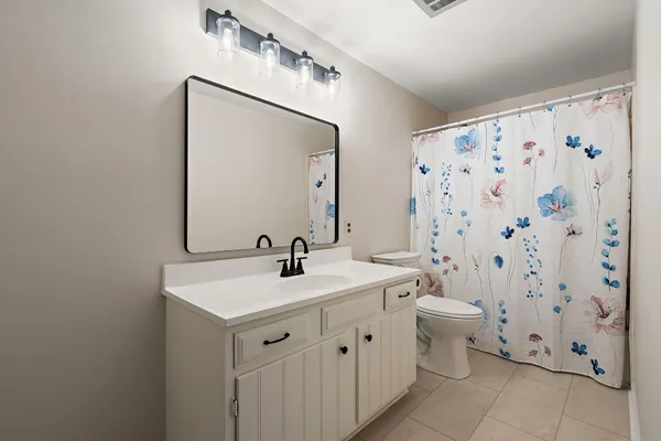 $415,000 | 947 Iroquois Drive, Crown Point, IN 46307