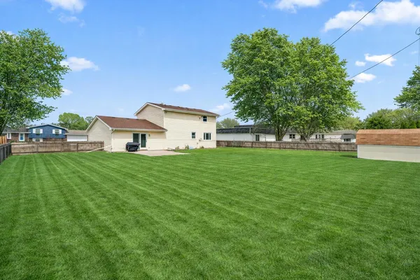 $415,000 | 947 Iroquois Drive, Crown Point, IN 46307
