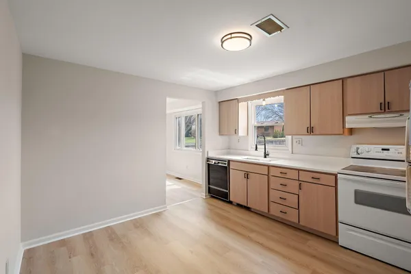 $415,000 | 947 Iroquois Drive, Crown Point, IN 46307