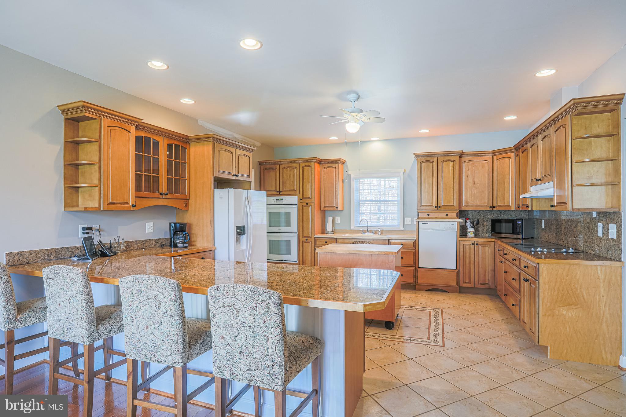 426 Foster Branch Road Joppa, MD 21085 - Photo 10 of 44 In-kitchen counter seating for 4.