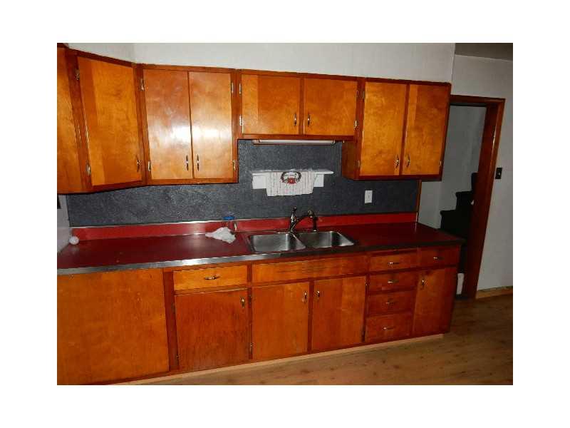 797 Becks Run Road Baldwin, PA 15210 - Photo 3 of 25 Kitchen.