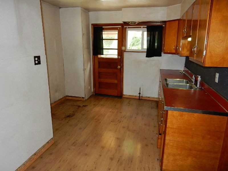 797 Becks Run Road Baldwin, PA 15210 - Photo 5 of 25 Kitchen.