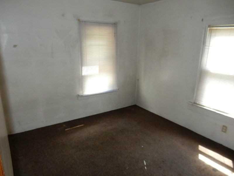 797 Becks Run Road Baldwin, PA 15210 - Photo 7 of 25 Living Room.