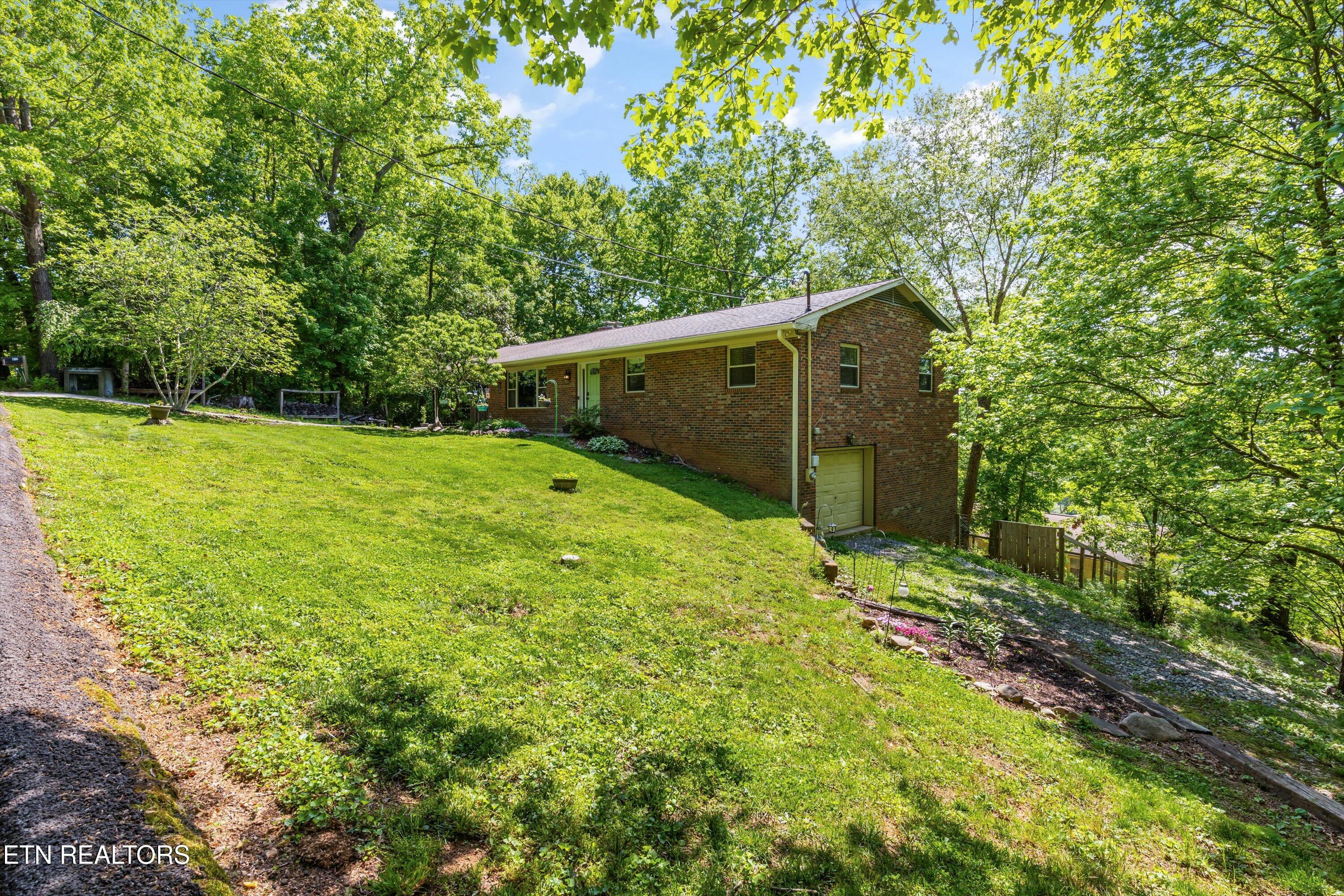 912 Lester Road Knoxville, TN 37920 - Photo 3 of 45 03-912 Lester Rd44