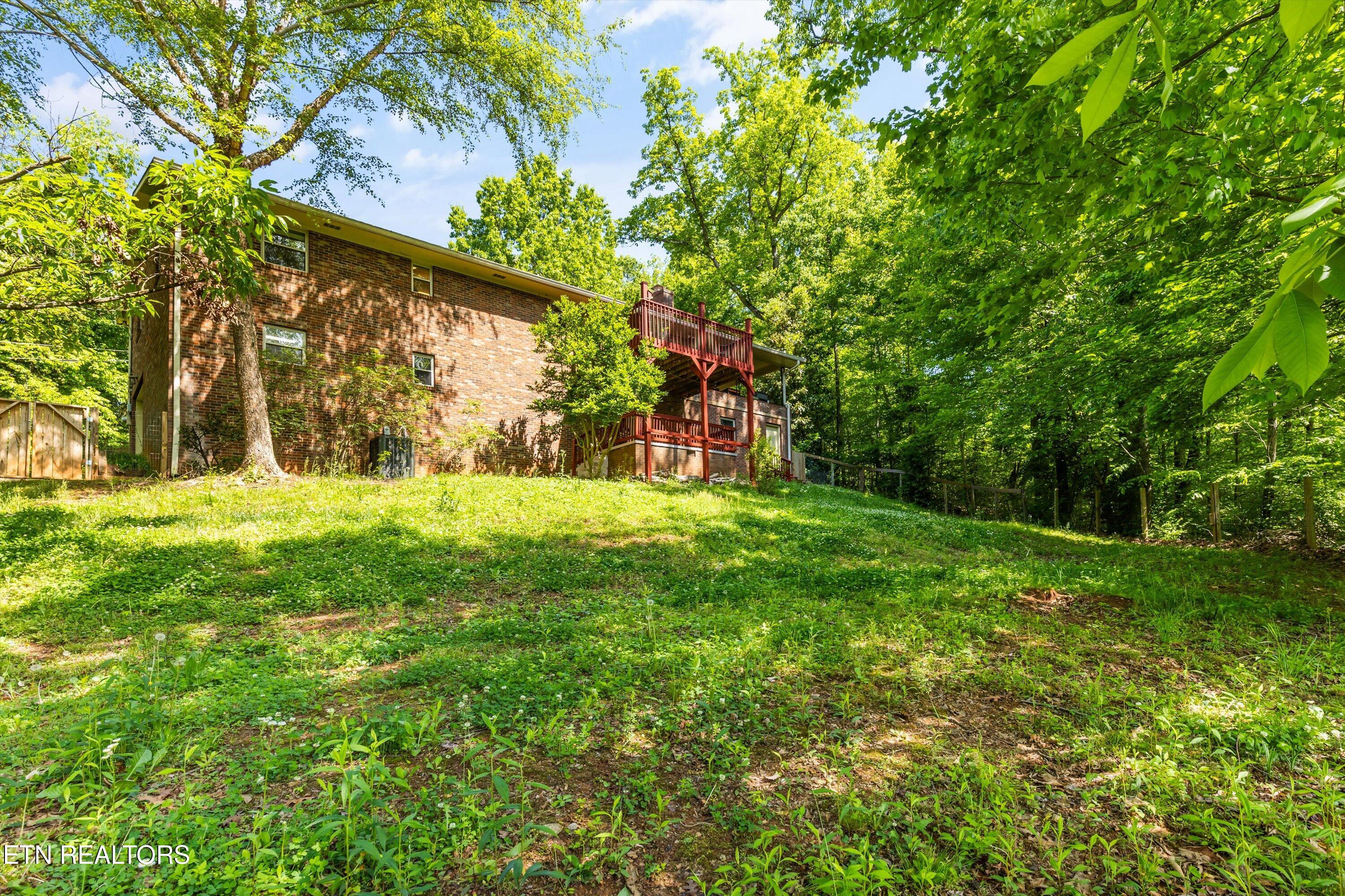 912 Lester Road Knoxville, TN 37920 - Photo 37 of 45 37-912 Lester Rd38