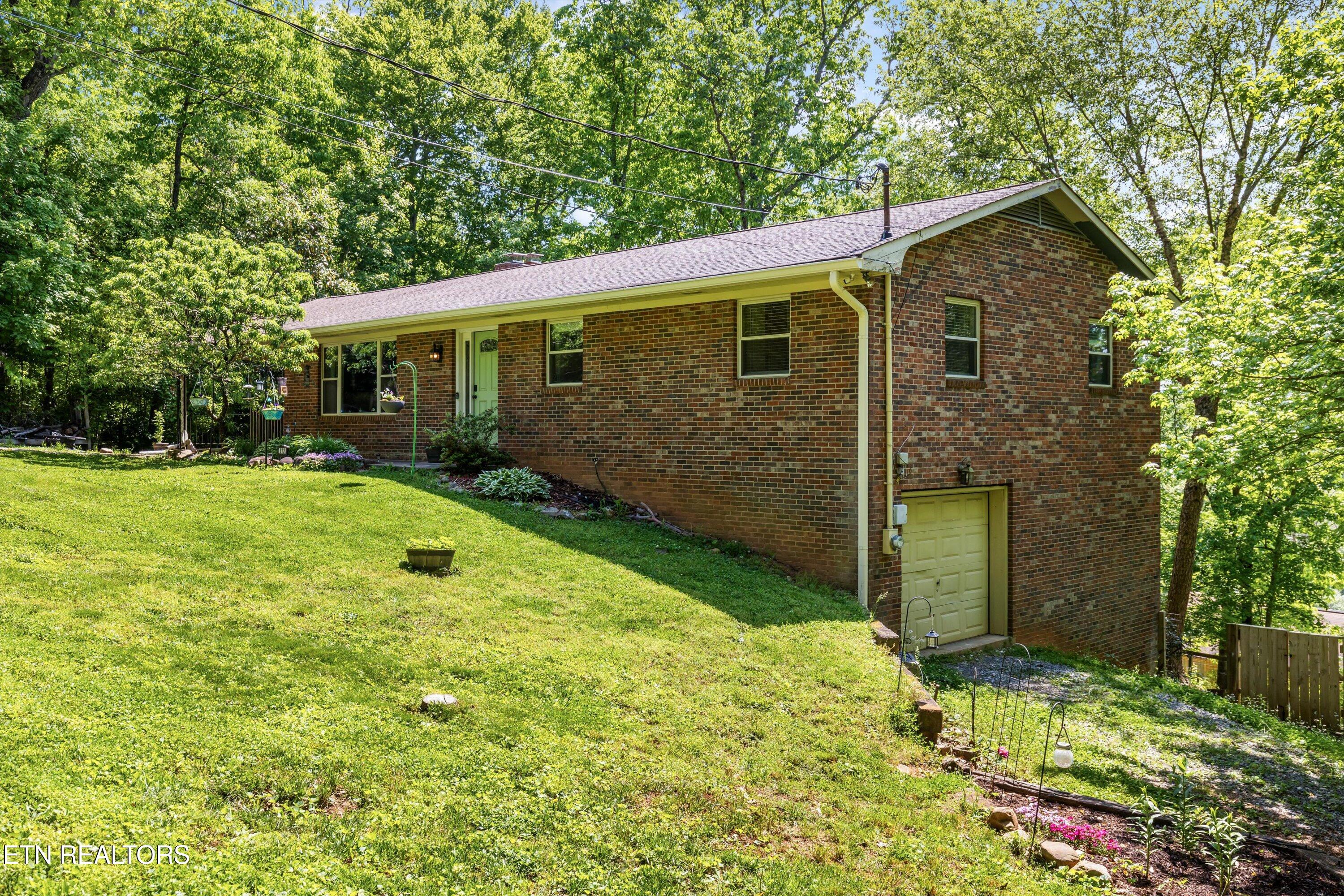 912 Lester Road Knoxville, TN 37920 - Photo 4 of 45 04-912 Lester Rd45