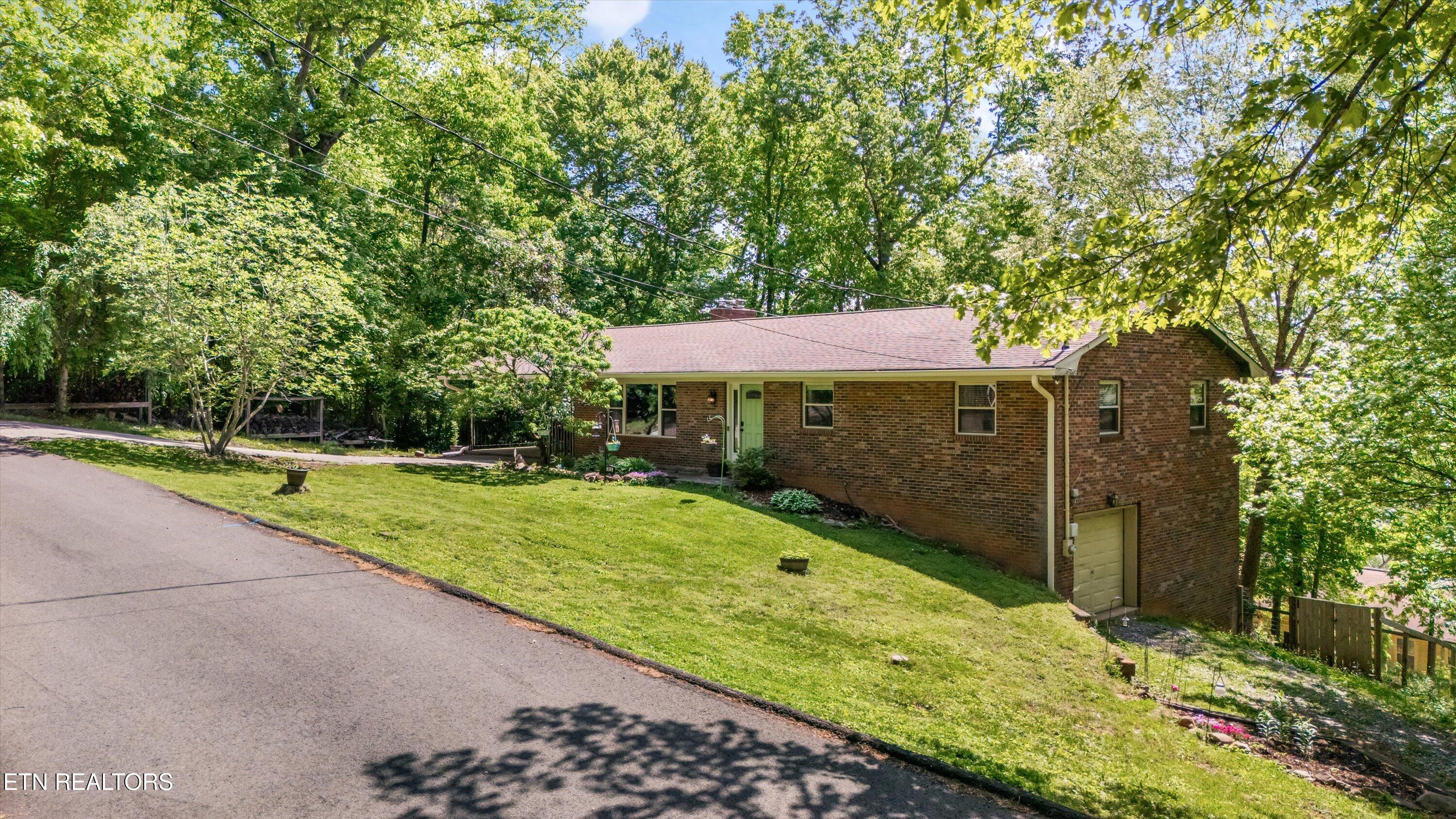 912 Lester Road Knoxville, TN 37920 - Photo 5 of 45 05-912 Lester Rd01
