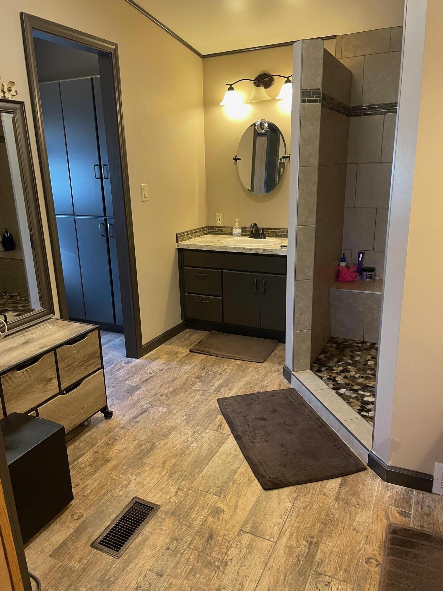 3900 Whipple Road Jackson, MI 49201 - Photo 6 of 8 IMG_5008