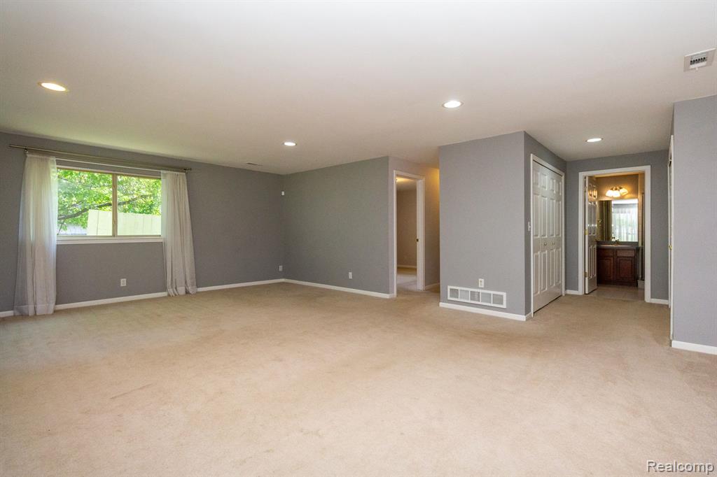 3891 Flint Road Brighton, MI 48114 - Photo 25 of 38
