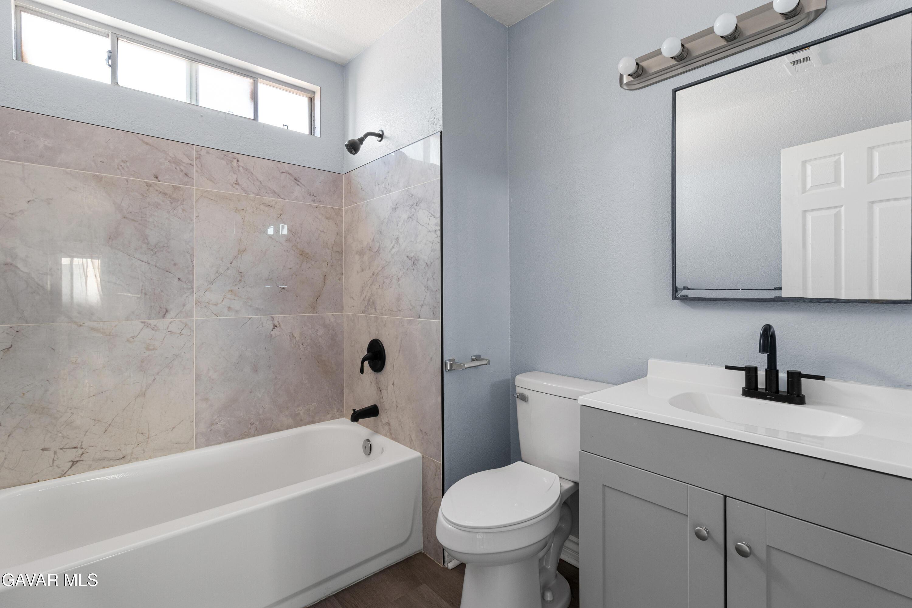 37666 Scomar Street Palmdale, CA 93550 - Photo 19 of 27 Bathroom-1