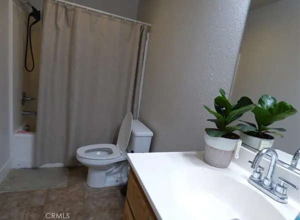 $3,400 | 6279 Long Cove Drive, Fontana, CA 92336