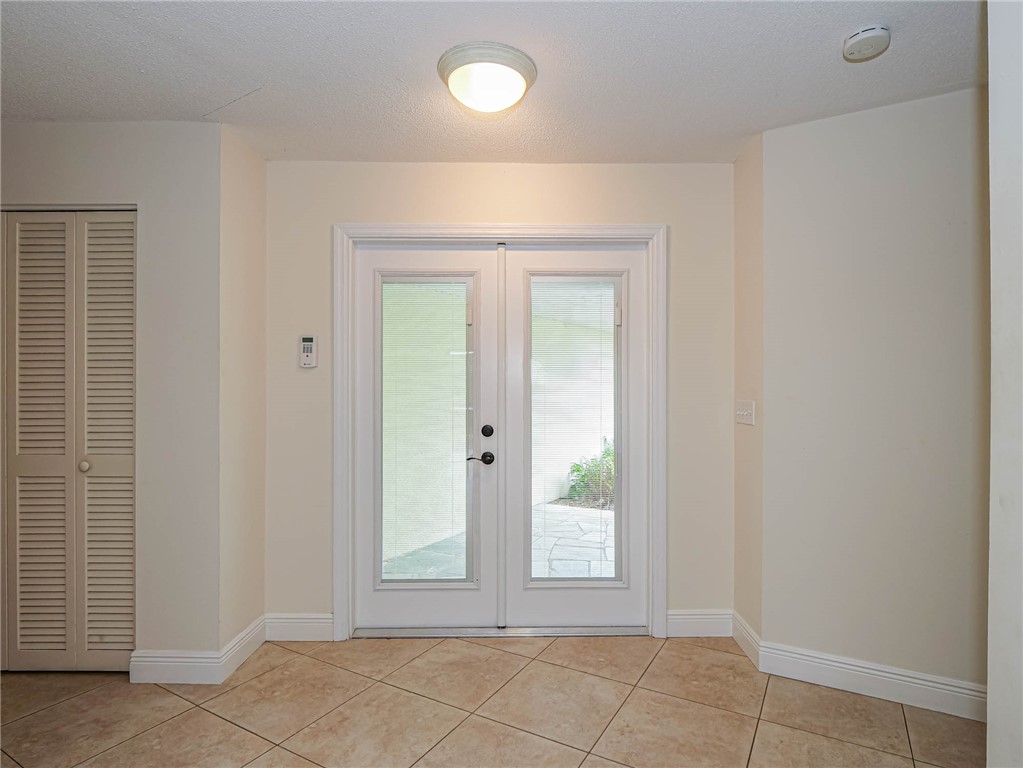 965 Reef Road Vero Beach, FL 32963 - Photo 3 of 33