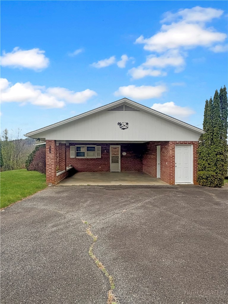 389 Chestnut Hill Road Crumpler, NC 28617 - Photo 4 of 35