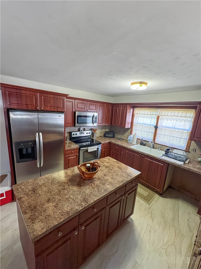 389 Chestnut Hill Road Crumpler, NC 28617 - Photo 6 of 35