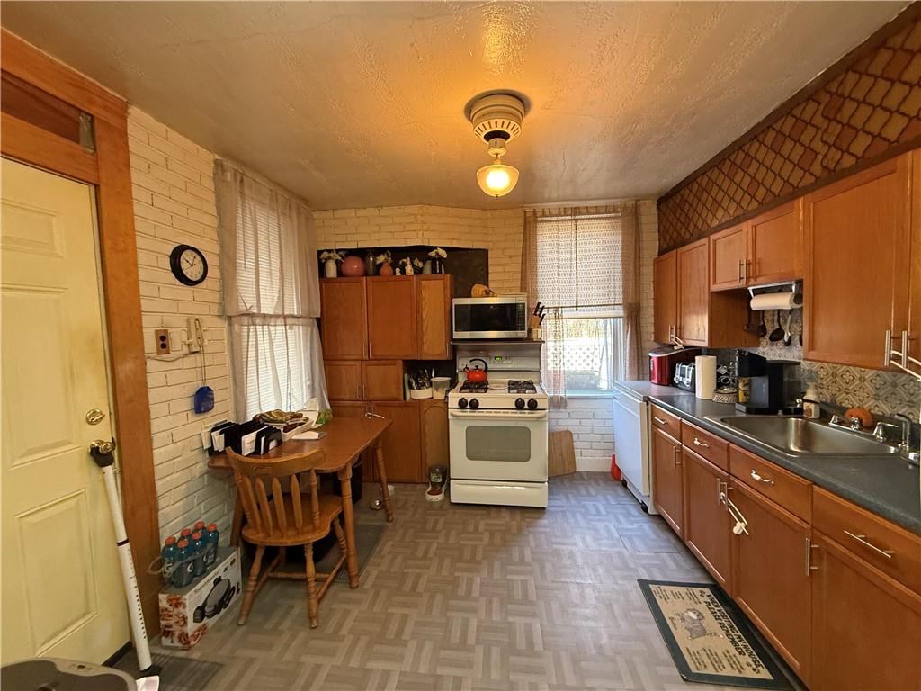 773 Frederick Street McKees Rocks, PA 15136 - Photo 4 of 18 Gallery Image 4