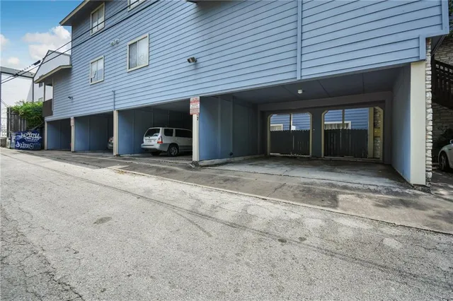 $1,395 | 3004 Speedway, Unit 2, Austin, TX 78705