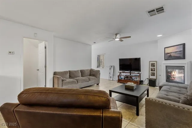 $450,000 | 8940 West Marmo Avenue, Las Vegas, NV 89148