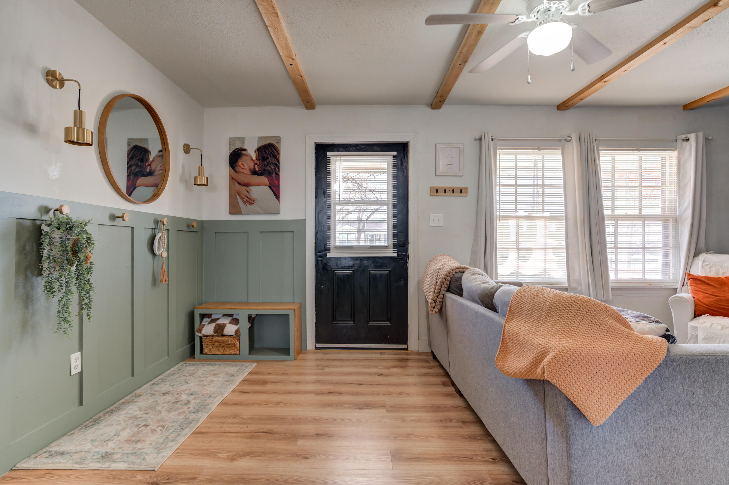 300 Aileen Street Plainview, TX 79072 - Photo 4 of 28 a living room with furniture and a window