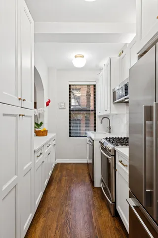$859,000 | 170 West 81st Street, Unit 1D | Upper West Side