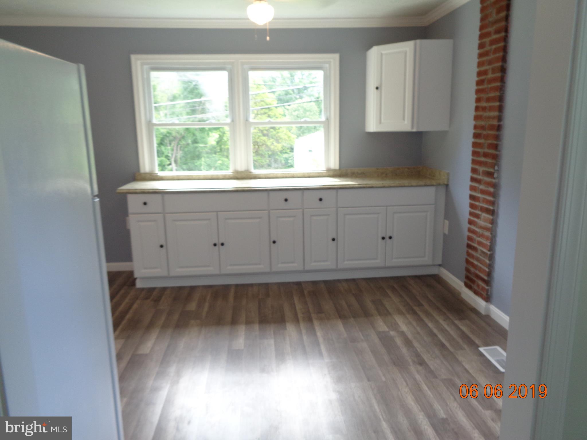 459 Mountainside Road Harpers Ferry, WV 25425 - Photo 2 of 19 KITCHEN