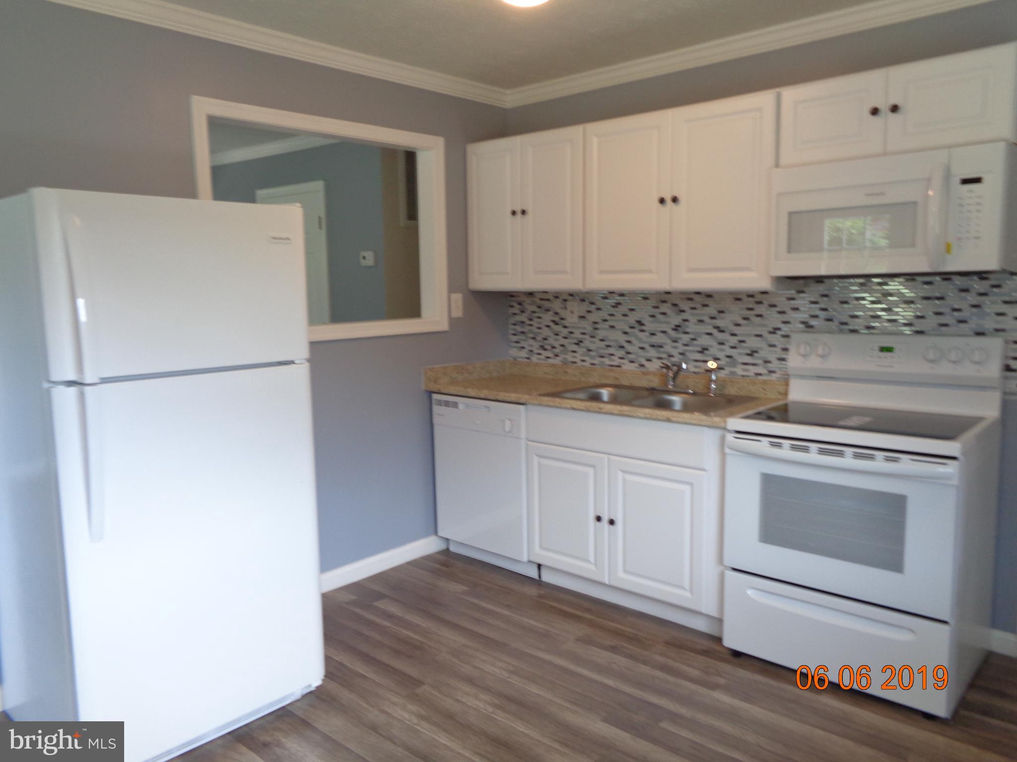 459 Mountainside Road Harpers Ferry, WV 25425 - Photo 3 of 19 KITCHEN