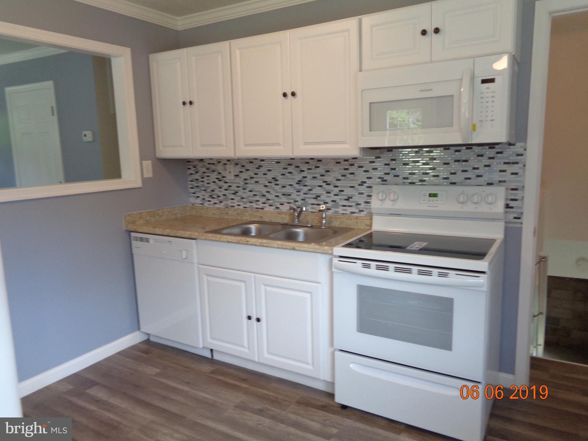 459 Mountainside Road Harpers Ferry, WV 25425 - Photo 4 of 19 KITCHEN