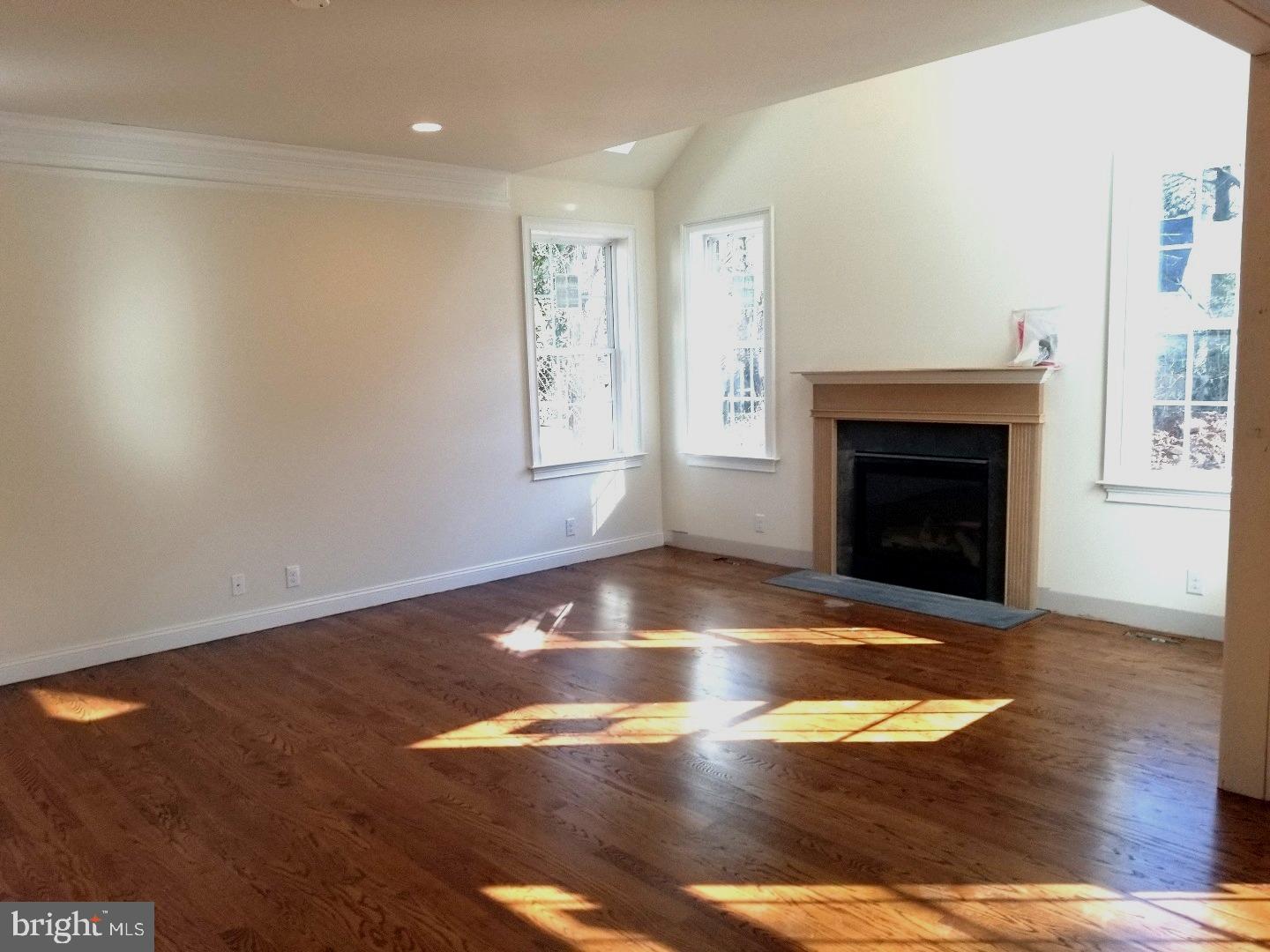 6330 East Valley Green Road Flourtown, PA 19031 - Photo 6 of 7 Living Room
