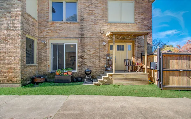 $1,800 | 1971 West Lamar Street, Unit 1, Houston, TX 77019