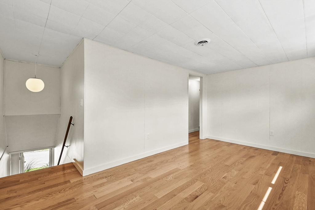 79 Ravenswood Road Waltham, MA 02453 - Photo 17 of 35 Gallery Image 17