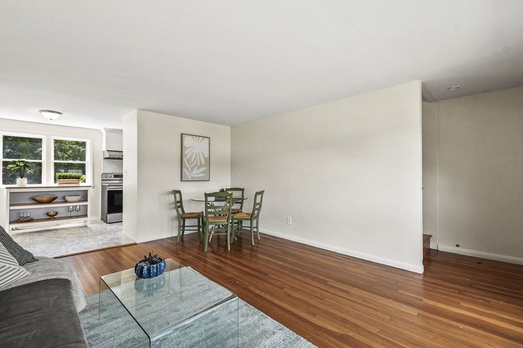 79 Ravenswood Road Waltham, MA 02453 - Photo 4 of 35 Gallery Image 4